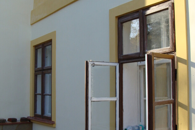 Žlunice, fara čp. 1, detail okna | © NPÚ, ÚOP v Josefově/Zdeněk Čermák